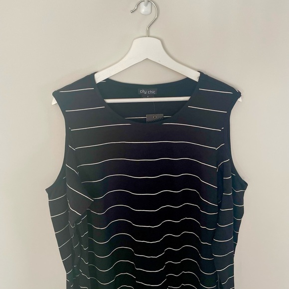 CITY CHIC | Chic pin striped Tshirt cold shoulder long sleeve dress - Picture 2 of 2